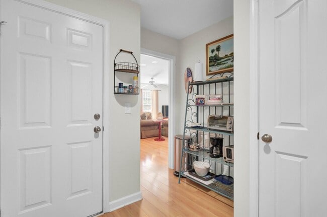 Photo - 1428 Bloomingdale Ln