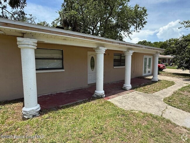 Building Photo - 600 Byron Ave Rental