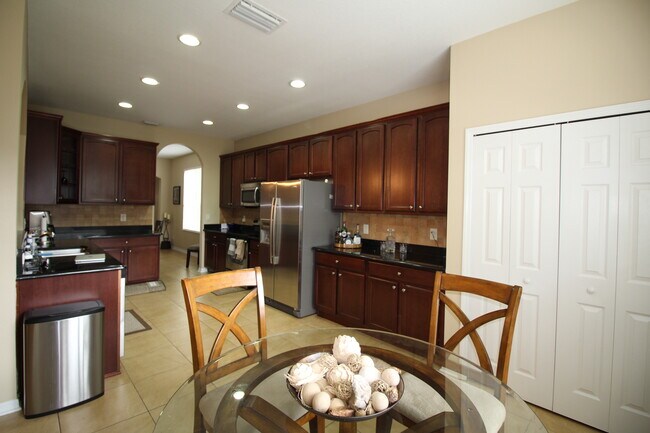 Photo - 5823 Butterfield St