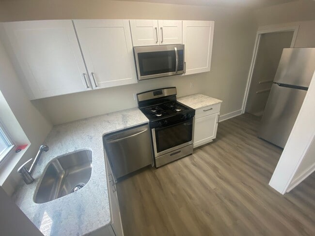 Photo - Gorgeously Renovated 3 Bedroom Townhome in...