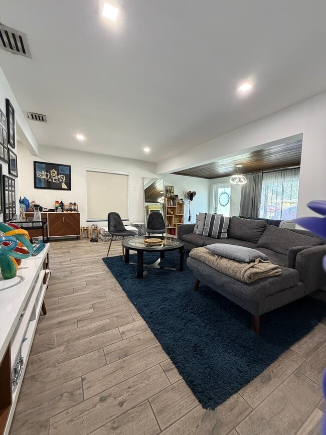 Photo - 1531 NE 15th Ave