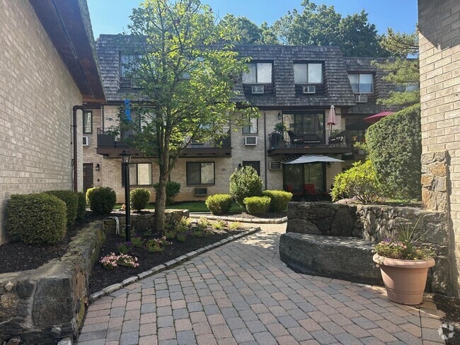 Building Photo - 555 Central Park Ave Unit 352 Rental