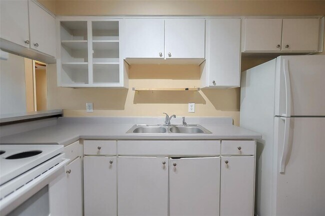 Photo - 1245 N LBJ Dr