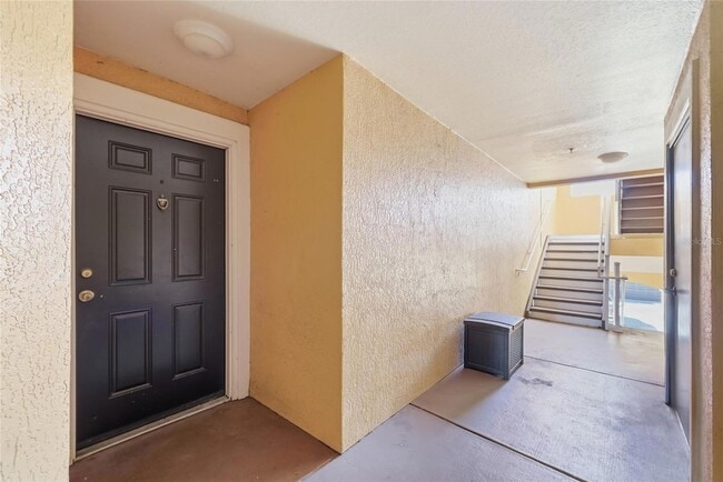 Photo - 5447 Vineland Rd Unit 1205