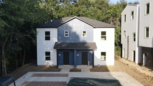 Building Photo - 9439 Radio Rd Rental