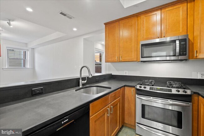 Photo - 3220 17th St NW Unit 106