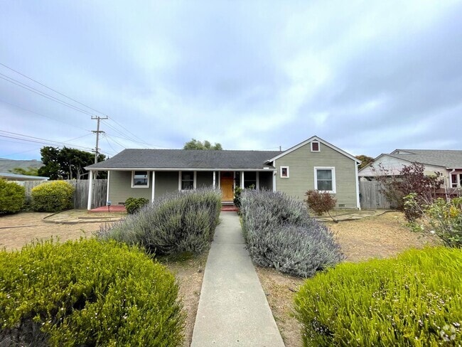 Building Photo - Upgraded Contemporary Craftsman Rental