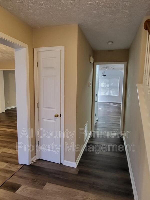 Photo - 287 Ridgestone Way SW