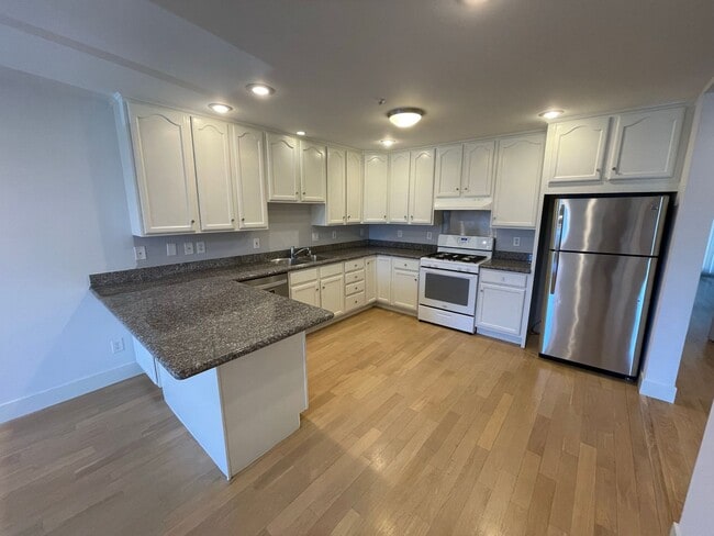 Photo - 1670 Kirkwood Ave Unit B