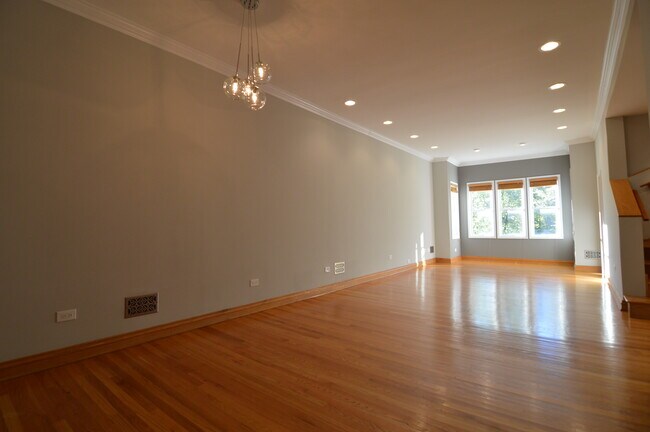 Photo - 1440 W Melrose St Unit 2