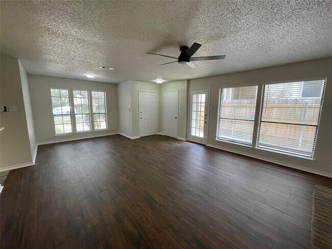 Photo - 1231 Armadillo Rd