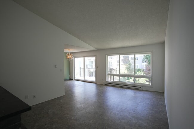 Photo - 15206 NE 8th St Unit Heatherstone E-12