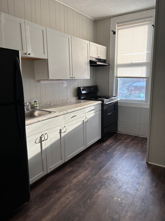 Millpond Manor - Millpond Manor Condo Unit A1