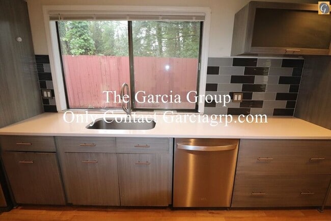 Photo - 10347 NW Alpenglow Way