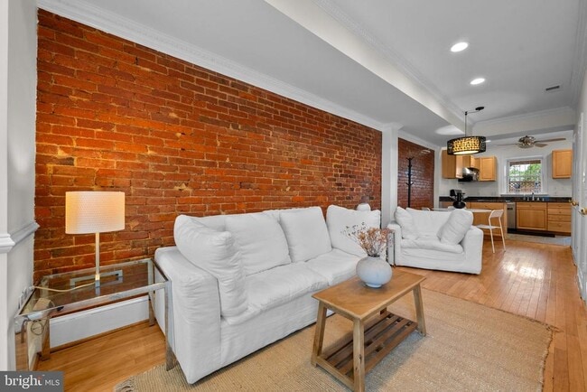 Photo - 1010 W St NW
