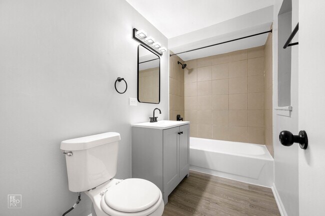 Photo - 5032 S St Lawrence Ave