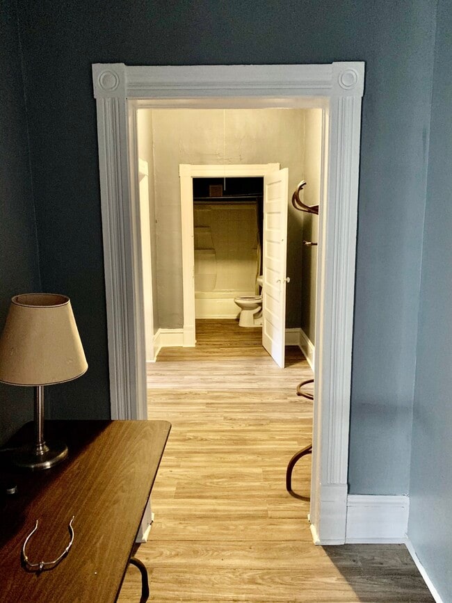 Photo - 565 10th St NW