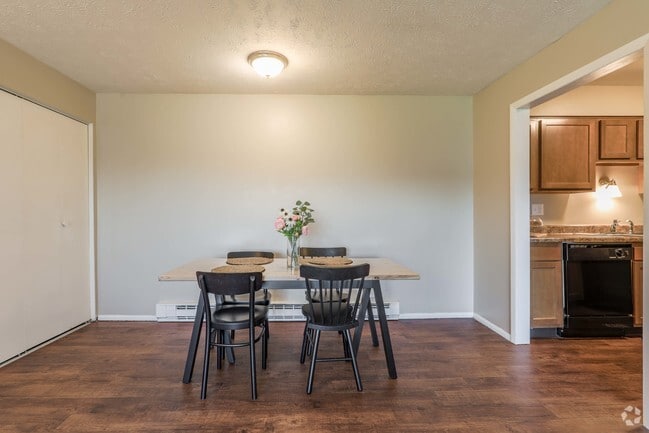 2 Bed/ 2 Bath