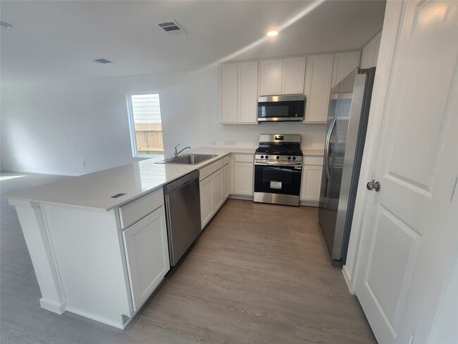 Photo - 906 Pertuso Ln