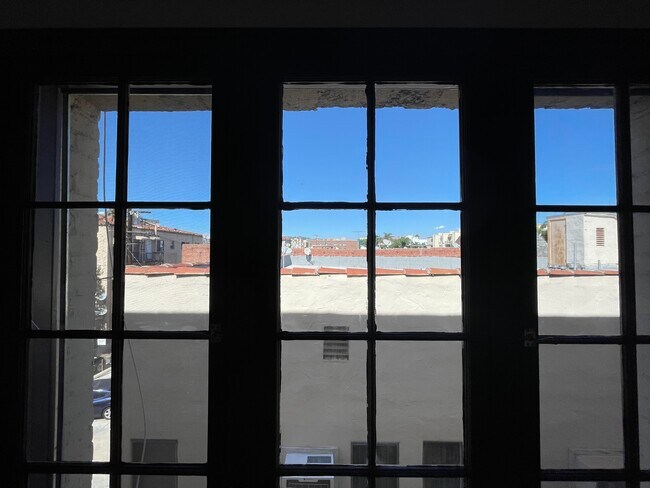 Photo - 449 S Cloverdale Ave