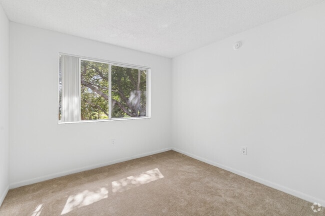 2BR, 1BA - 857SF - Bedroom