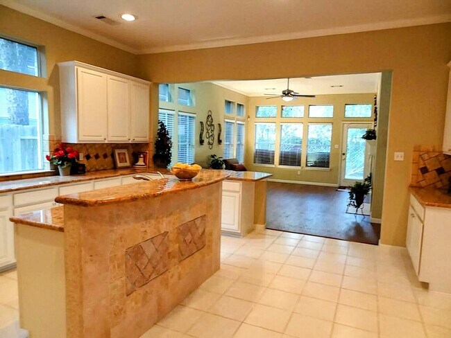 Photo - 10114 Crescent Bluff Ln