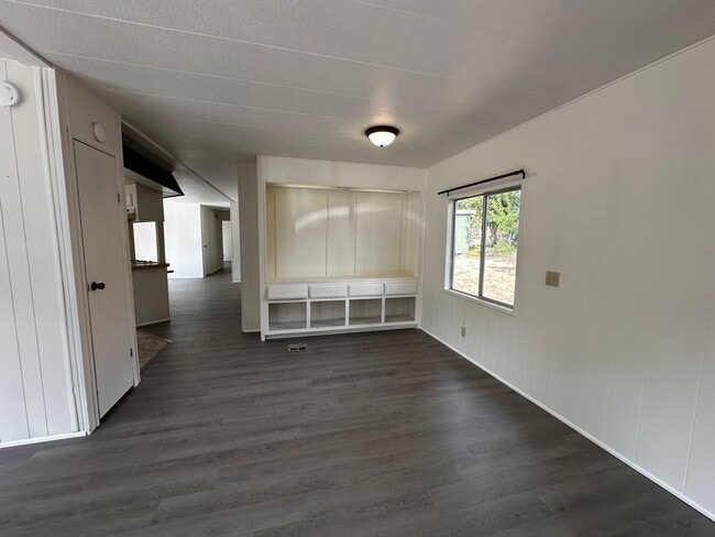 Photo - Quiet 3 bedroom in Umpqua