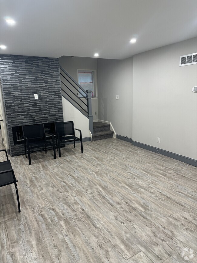 Building Photo - 2414 N 13th St Rental