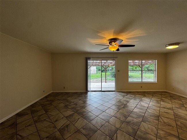 Photo - 5806 Coventry Ln