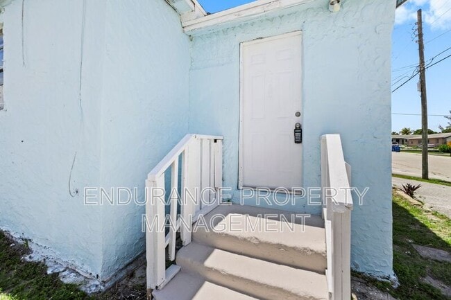 Photo - 1125 W 28th St