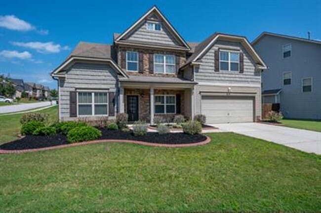 Stunning 4/3 Available Now! - Stunning 4/3 Available Now! House