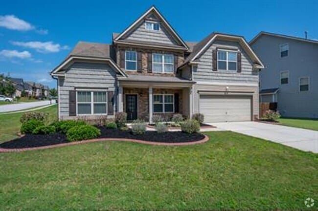 Building Photo - Stunning 4/3 Available Now! Rental