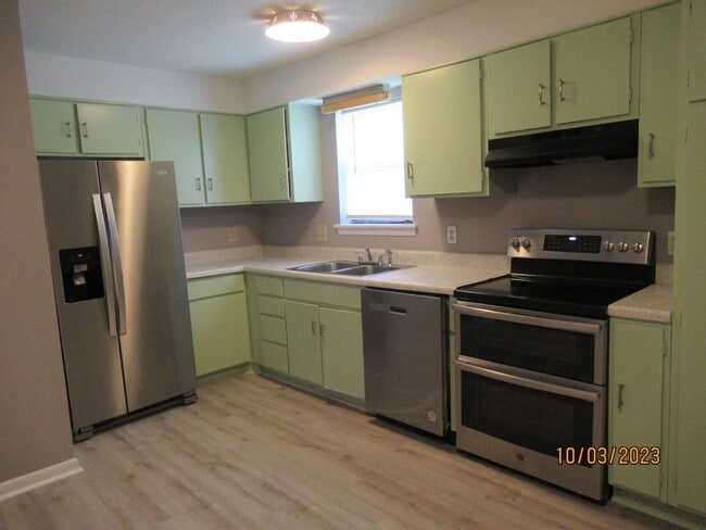 Photo - Willow Run- 2 bedroom/2 bath downstairs Ap...