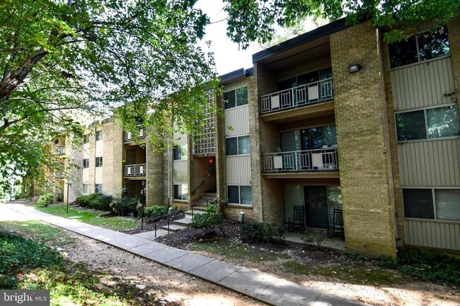 Photo - 12415 Braxfield Ct Unit 15