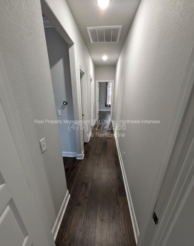 Photo - 431 Linda Ln