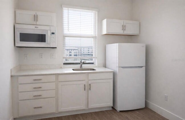 Building Photo - 13025 Michael Callin Aly