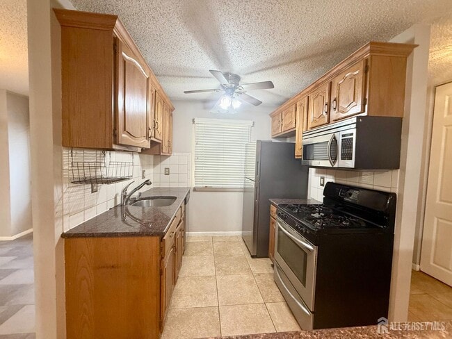 Photo - 1 Carriage Pl