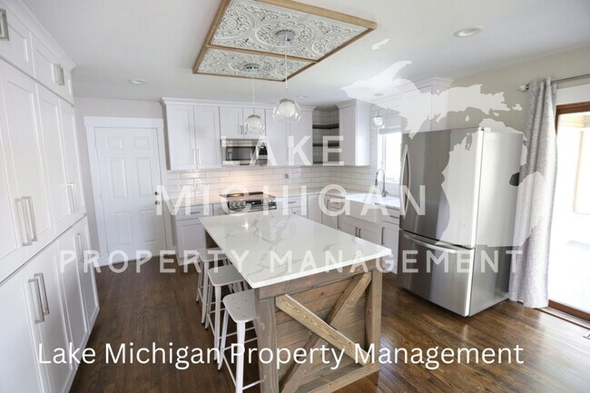 Photo - 2955 Ottogan St