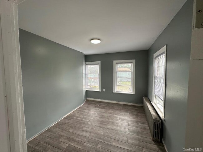 Building Photo - 104 Henry St Rental