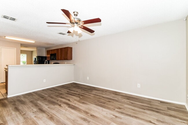 Photo - 1112 Alexandria Dr