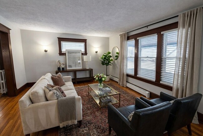 Photo - Large 4 bedroom home across from Franklyn Field.