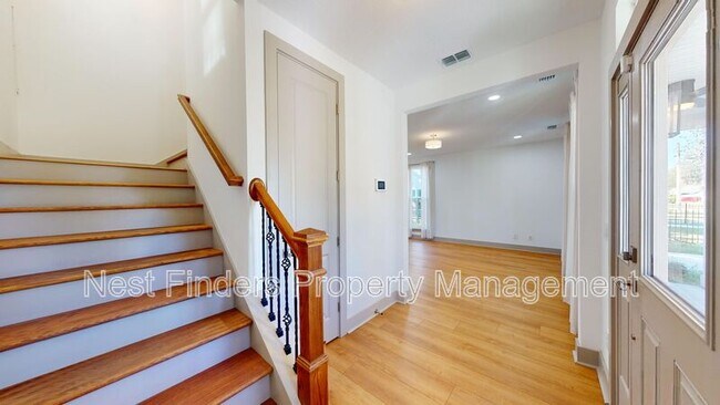 Photo - 966 Ingleside Ave