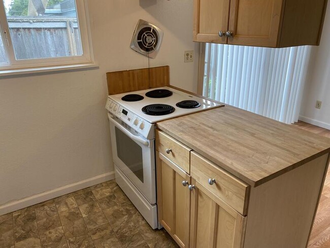 Photo - 7425 SE Henry St
