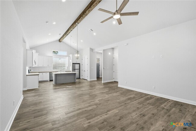 Photo - 200 Waikakaaua Dr