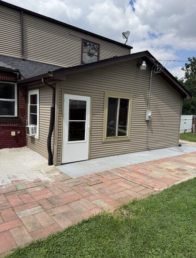Building Photo - 4N169 Illinois Rte 83 Rental