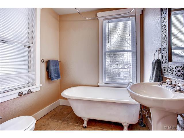 Building Photo - 117 Elati St Unit 2