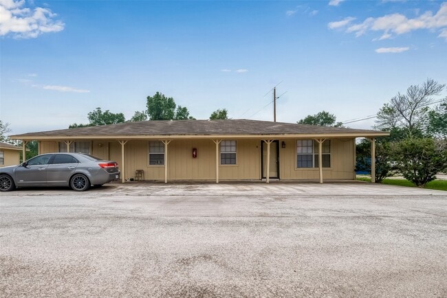 Photo - 8430 Round Rock Dr