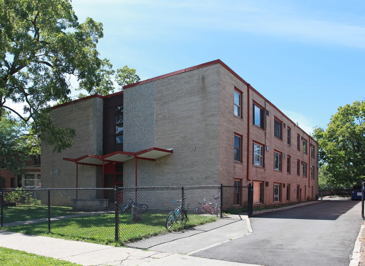Photo - 2110 S Park Ave Apartments