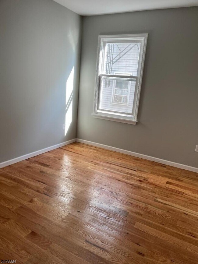 Photo - 433 Rosehill Pl Unit 4