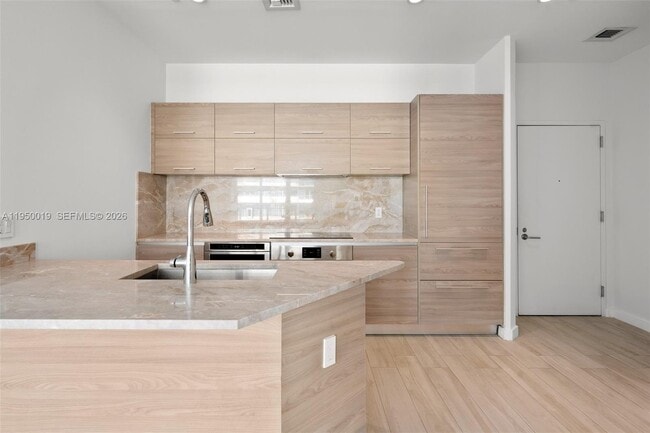 Photo - 1300 S Miami Ave Unidad PH5109